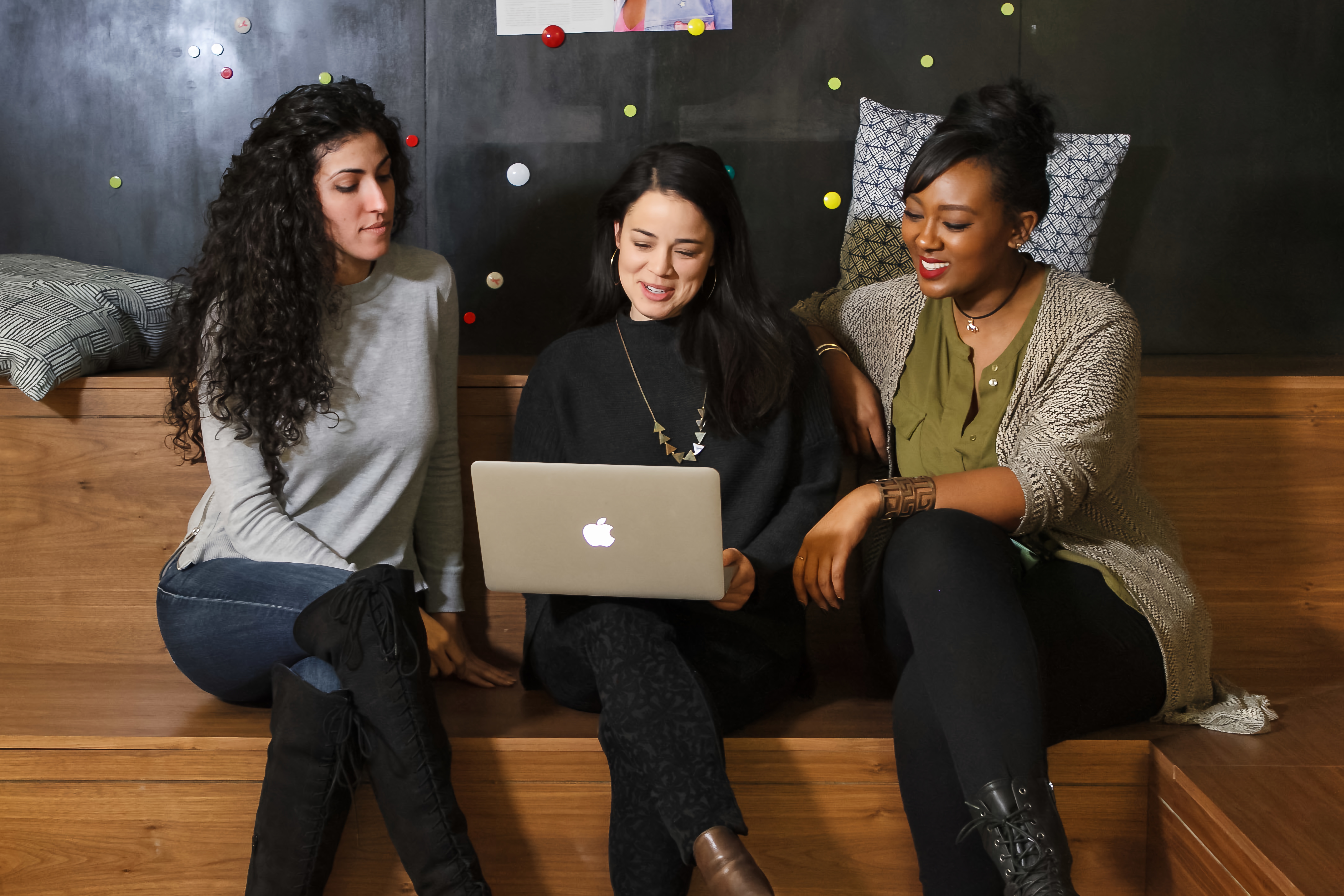 Fostering Positive Workplace Relationships in Seasonal Jobs