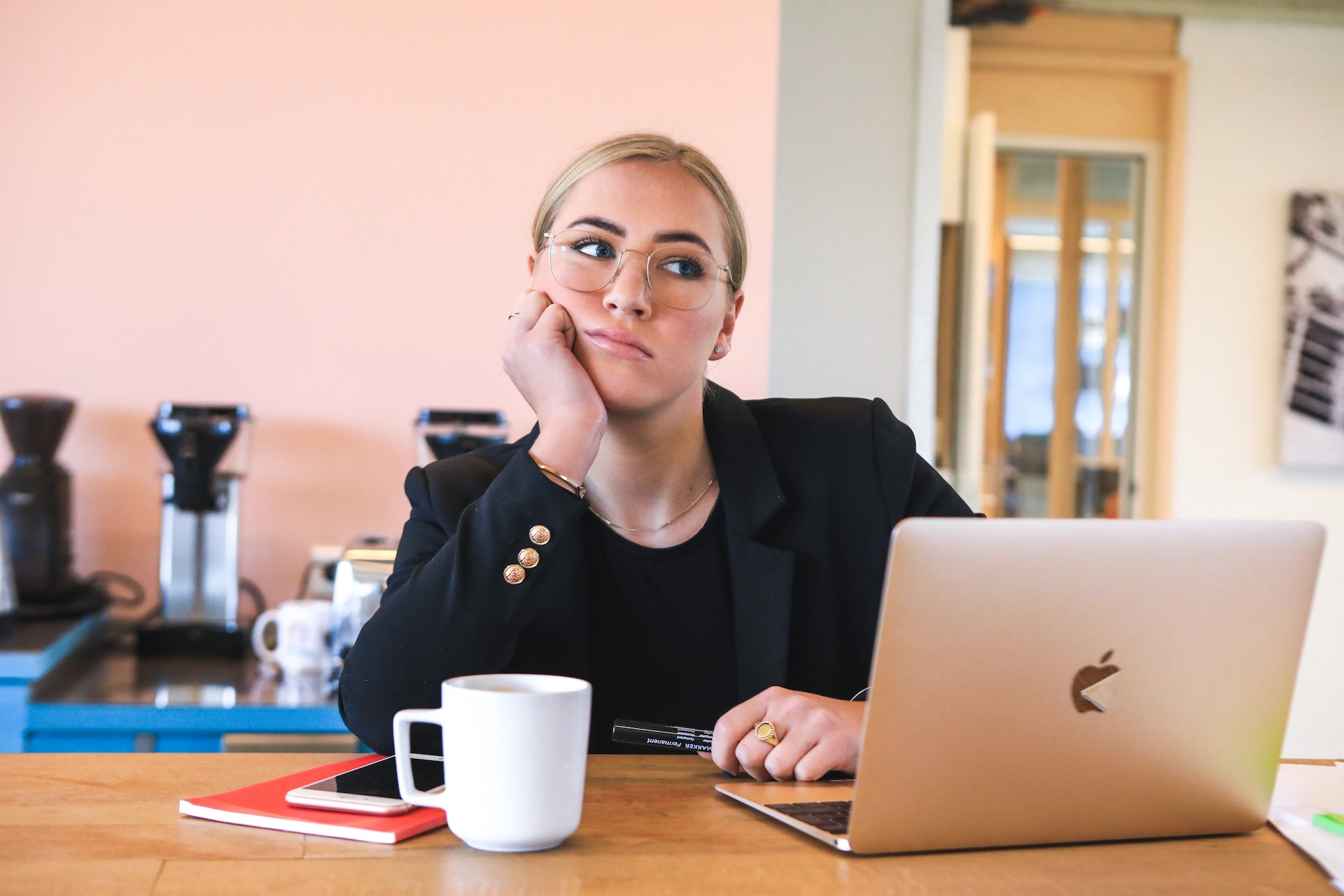 Crafting a Resume for Seasonal Job Success: Tips & Tricks