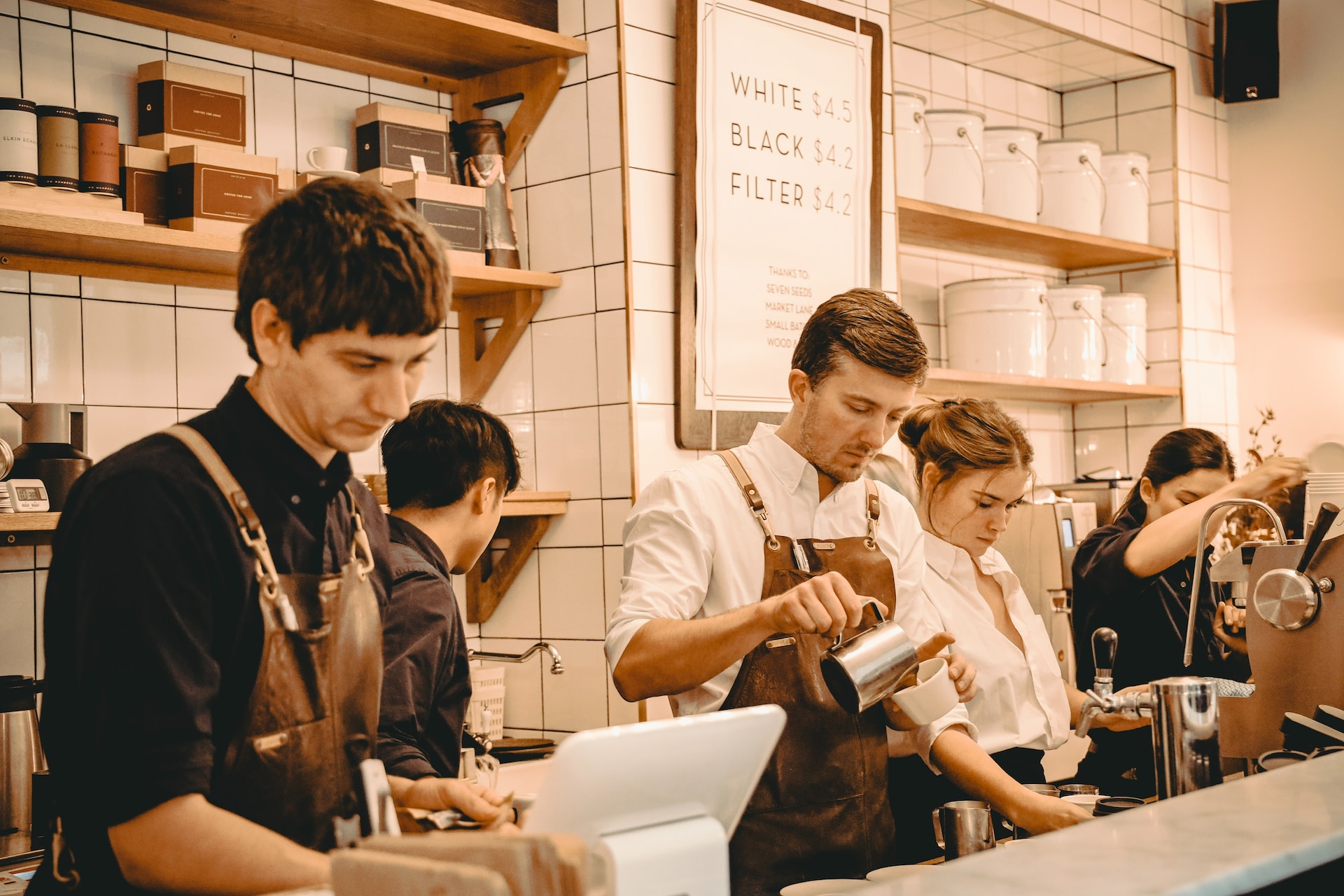 The Benefits of Seasonal Jobs: 10 Reasons to Try Them Out