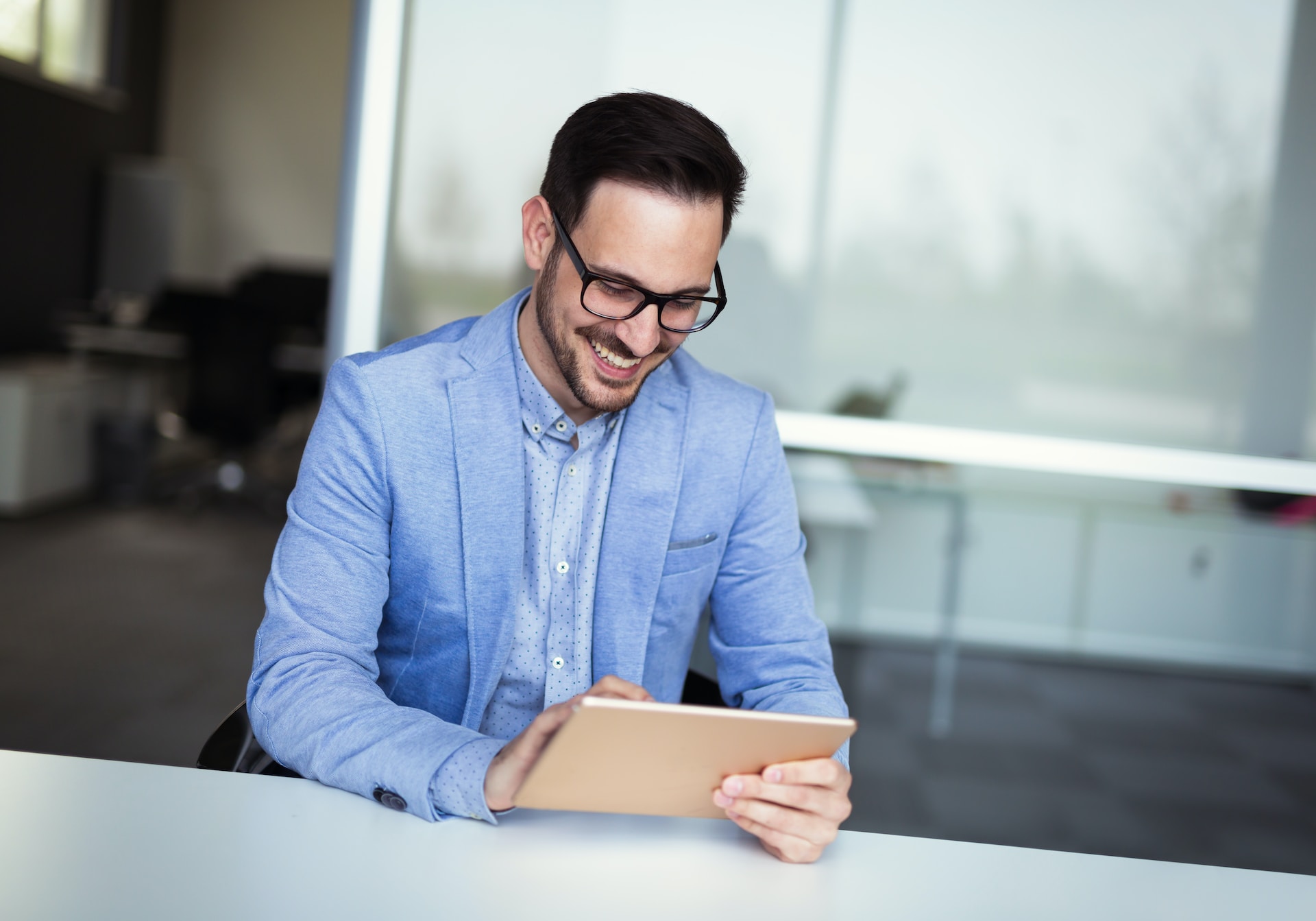 Navigating Seasonal Work: Uncovering the Benefits, Challenges, and Strategies for Success