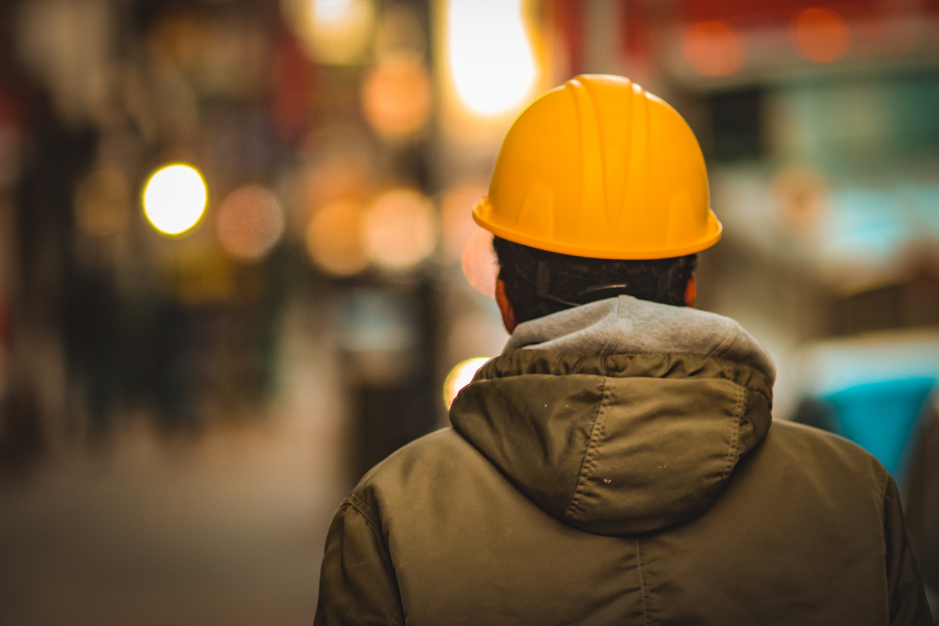 Unlocking the Pros and Navigating the Cons of Seasonal Jobs